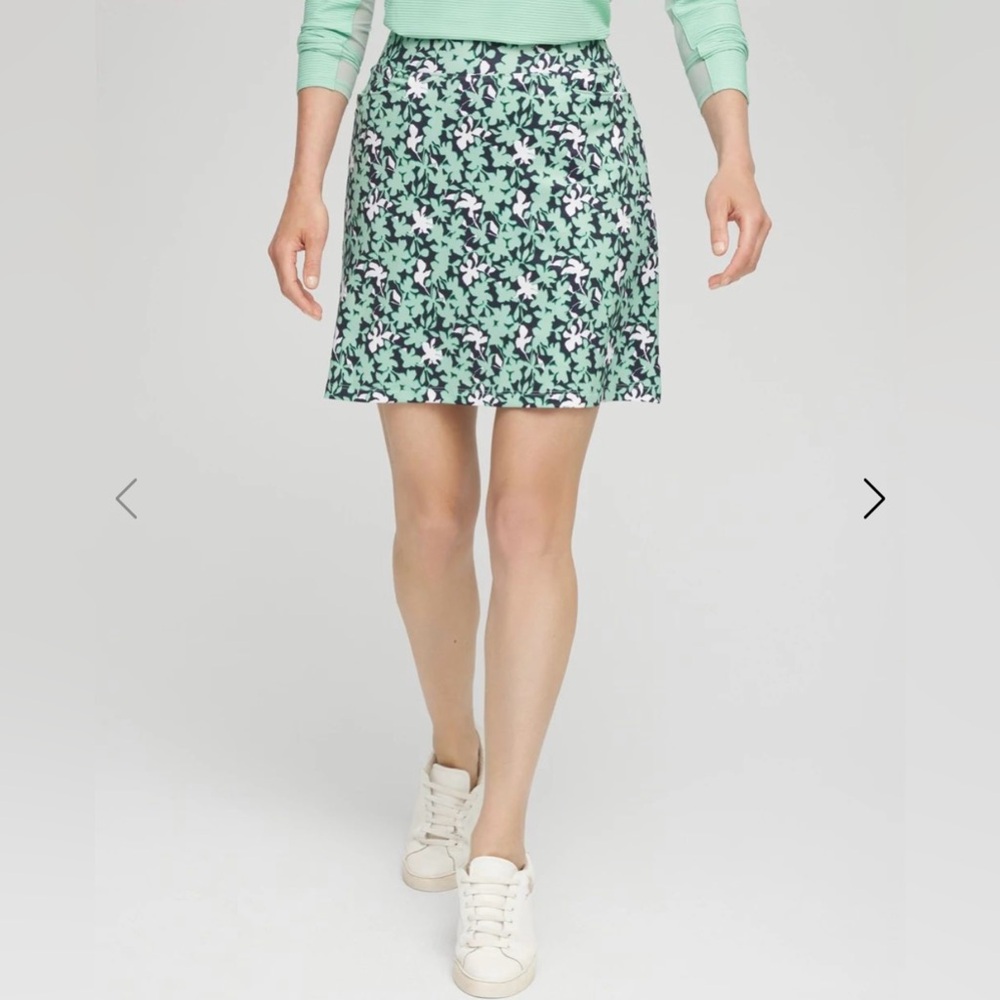 🌺 Chico’s Zenergy UPF Leaf Print Skort